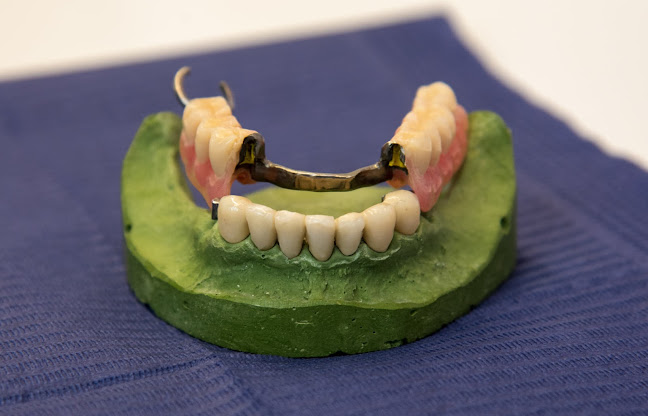 Dentalni rad na modelu